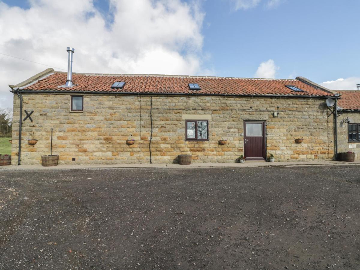 Hayloft Villa Staintondale Exterior photo